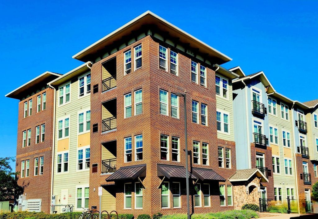 670 E Algonquin Road 4307, Schaumburg, IL 60173
