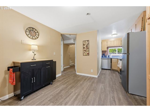 13325 Sw LARSON St, Beaverton, OR 97005