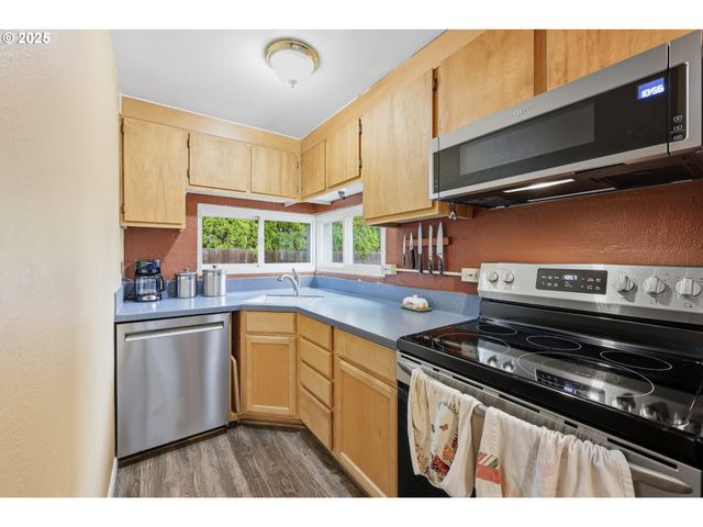 13325 Sw LARSON St, Beaverton, OR 97005