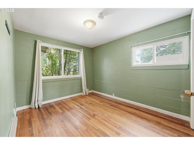 13325 Sw LARSON St, Beaverton, OR 97005