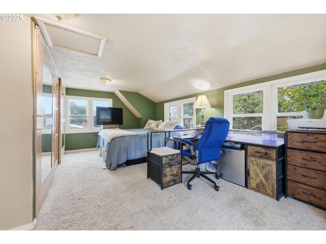 13325 Sw LARSON St, Beaverton, OR 97005