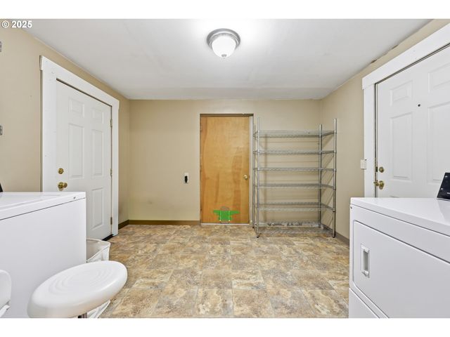 13325 Sw LARSON St, Beaverton, OR 97005