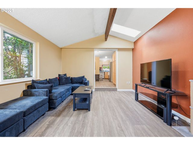 13325 Sw LARSON St, Beaverton, OR 97005