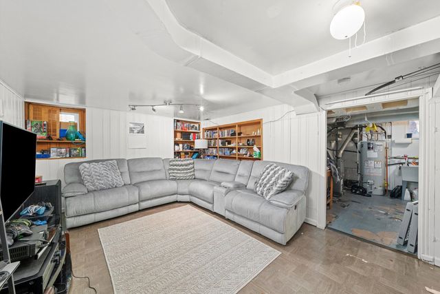 3833 Oak Park Avenue, Berwyn, IL 60402