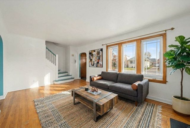 3833 Oak Park Avenue, Berwyn, IL 60402