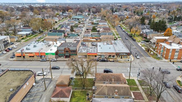 3833 Oak Park Avenue, Berwyn, IL 60402