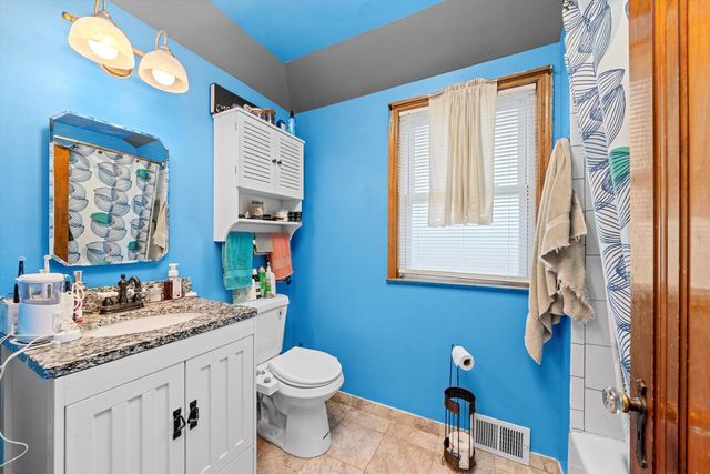 3833 Oak Park Avenue, Berwyn, IL 60402