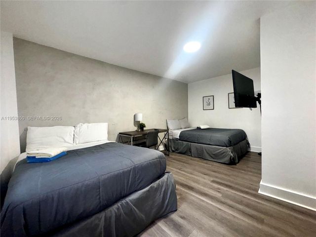 1684 SW 10th St, Miami, FL 33135