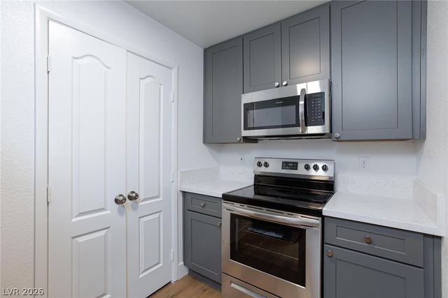 5055 West Hacienda Avenue 1021, Las Vegas, NV 89118