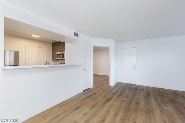 5055 West Hacienda Avenue 1021, Las Vegas, NV 89118