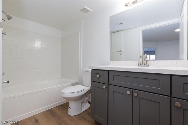 5055 West Hacienda Avenue 1021, Las Vegas, NV 89118