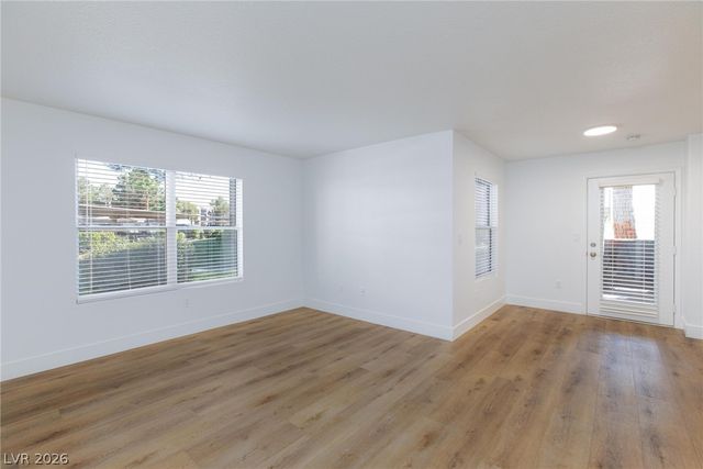 5055 West Hacienda Avenue 1021, Las Vegas, NV 89118