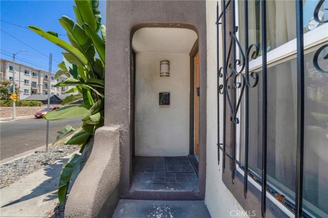 5152 Romaine Street, Los Angeles, CA 90029