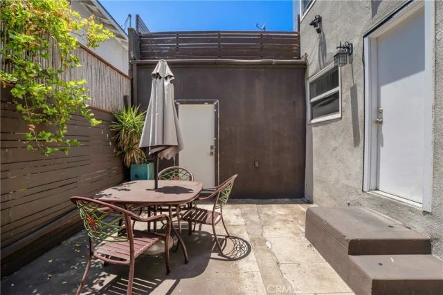 5152 Romaine Street, Los Angeles, CA 90029
