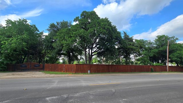 2401 Gibbs Williams Road, Dallas, TX 75233