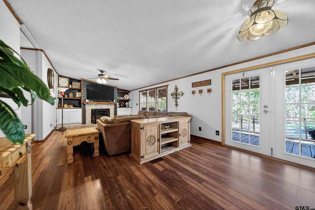 2000 W. An County Rd 441, Palestine, TX 75803