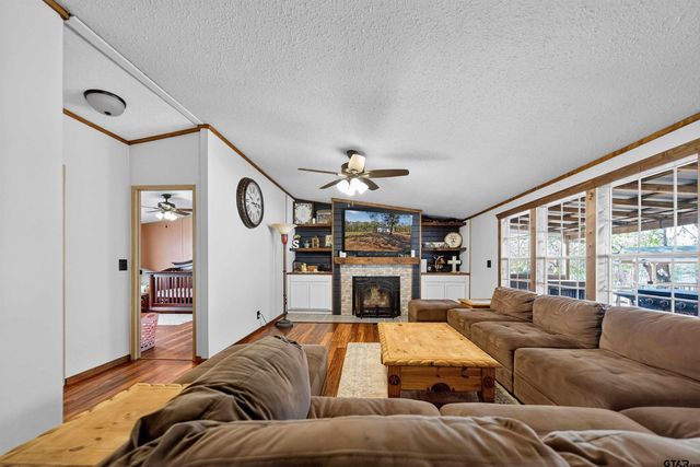 2000 W. An County Rd 441, Palestine, TX 75803