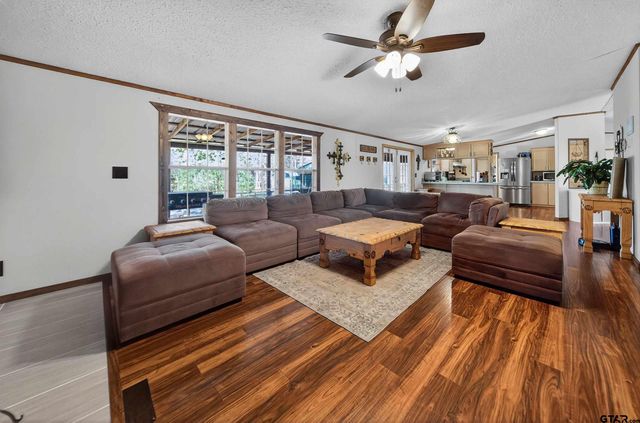 2000 W. An County Rd 441, Palestine, TX 75803