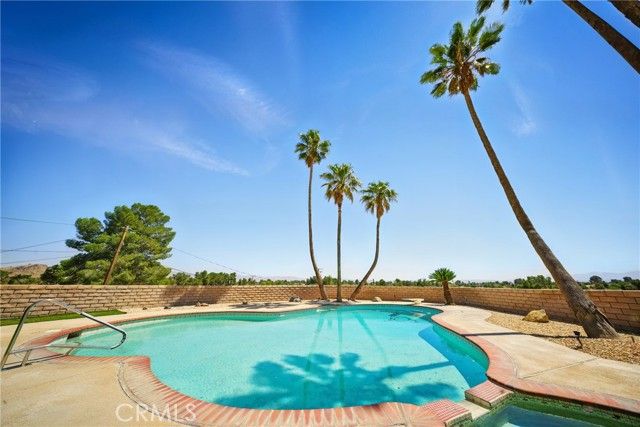 19459 Shasta Road, Apple Valley, CA 92307