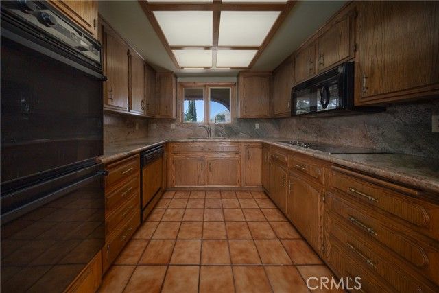 19459 Shasta Road, Apple Valley, CA 92307