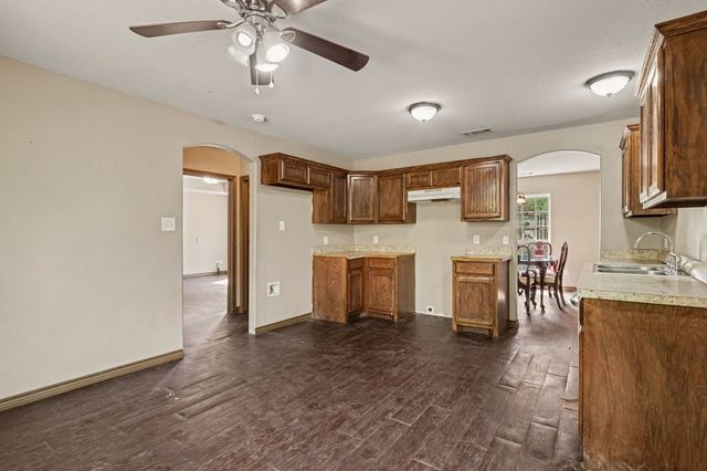 2821 STATE HIGHWAY 101, Bridgeport, TX 76426