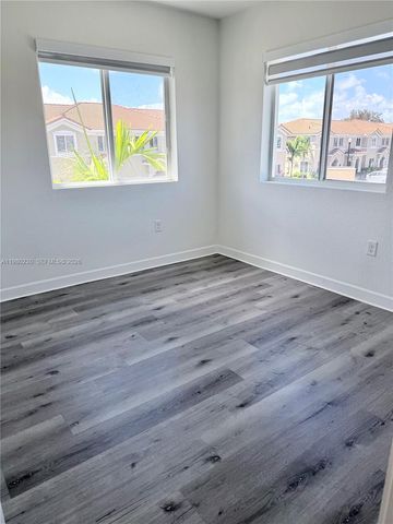 2418 SE 10th Ct, Homestead, FL 33035