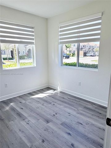 2418 SE 10th Ct, Homestead, FL 33035