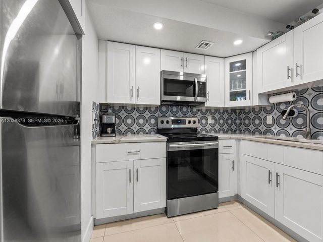 7021 Environ Boulevard 320, Lauderhill, FL 33319