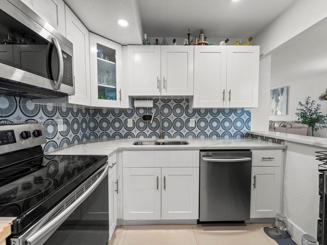 7021 Environ Boulevard 320, Lauderhill, FL 33319