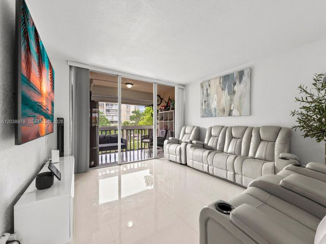 7021 Environ Boulevard 320, Lauderhill, FL 33319