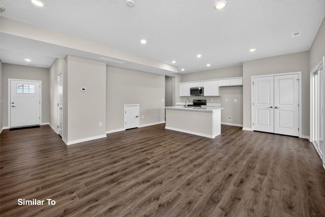 9160 Robinson Drive, West Des Moines, IA 50266