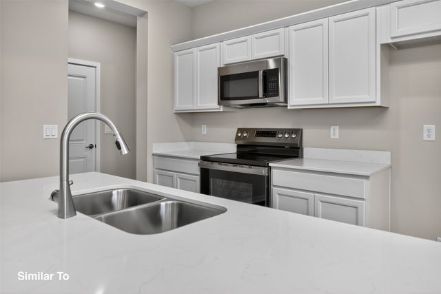 9160 Robinson Drive, West Des Moines, IA 50266