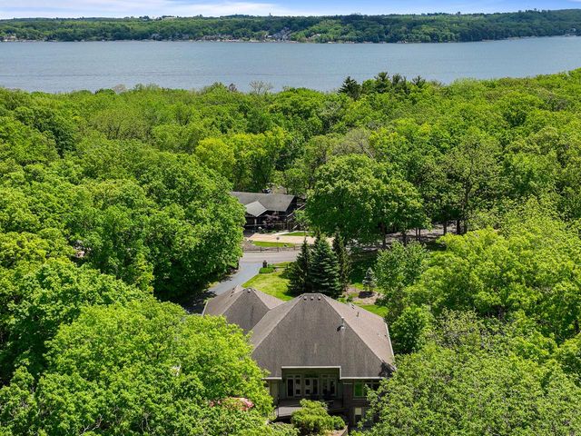 W4390 N Lake Shore DRIVE, Lake Geneva, WI 53147