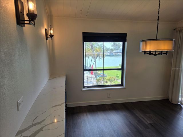507 PLAZA SEVILLE COURT 514, Treasure Island, FL 33706