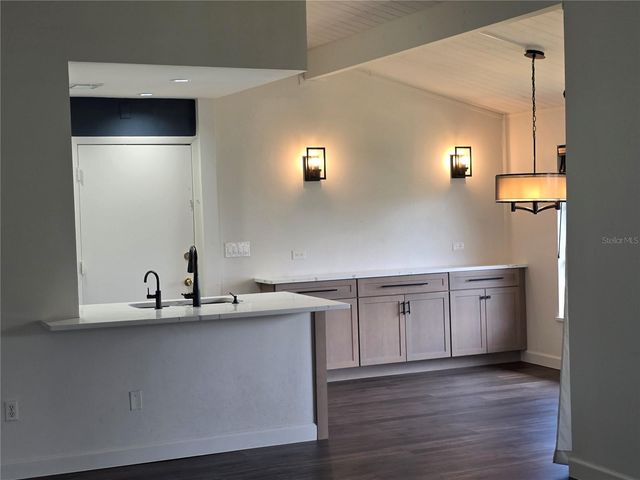 507 PLAZA SEVILLE COURT 514, Treasure Island, FL 33706