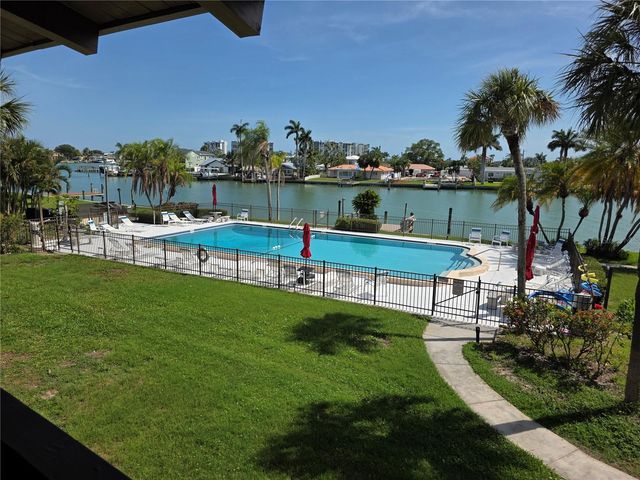 507 PLAZA SEVILLE COURT 514, Treasure Island, FL 33706