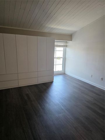 507 PLAZA SEVILLE COURT 514, Treasure Island, FL 33706
