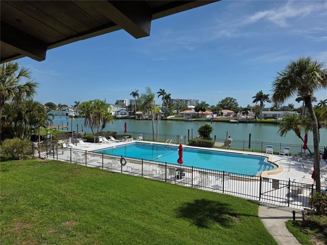 507 PLAZA SEVILLE COURT 514, Treasure Island, FL 33706