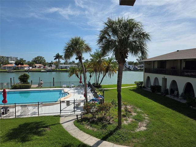507 PLAZA SEVILLE COURT 514, Treasure Island, FL 33706