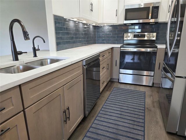 507 PLAZA SEVILLE COURT 514, Treasure Island, FL 33706