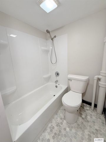 236 W E Street, Lincoln, NE 68508