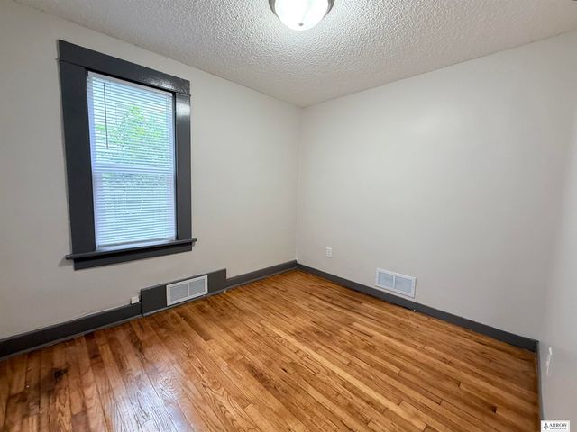 236 W E Street, Lincoln, NE 68508