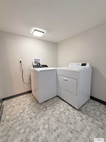 236 W E Street, Lincoln, NE 68508