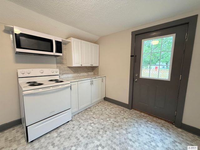 236 W E Street, Lincoln, NE 68508