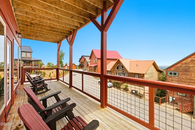 2042 Starr Crest Drive, Sevierville, TN 37876