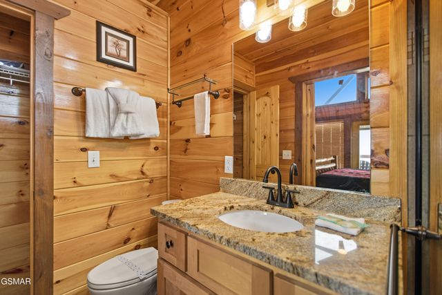 2042 Starr Crest Drive, Sevierville, TN 37876