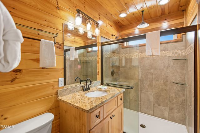 2042 Starr Crest Drive, Sevierville, TN 37876