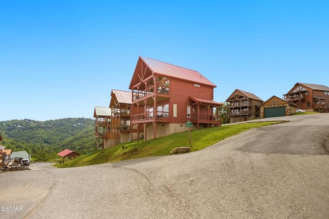 2042 Starr Crest Drive, Sevierville, TN 37876