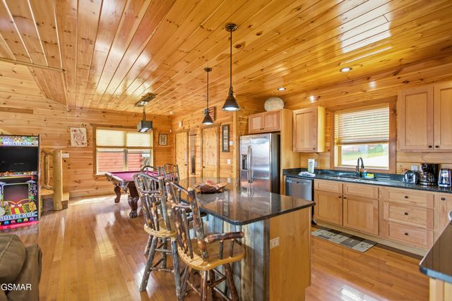 2042 Starr Crest Drive, Sevierville, TN 37876