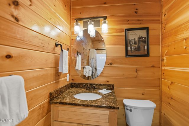 2042 Starr Crest Drive, Sevierville, TN 37876